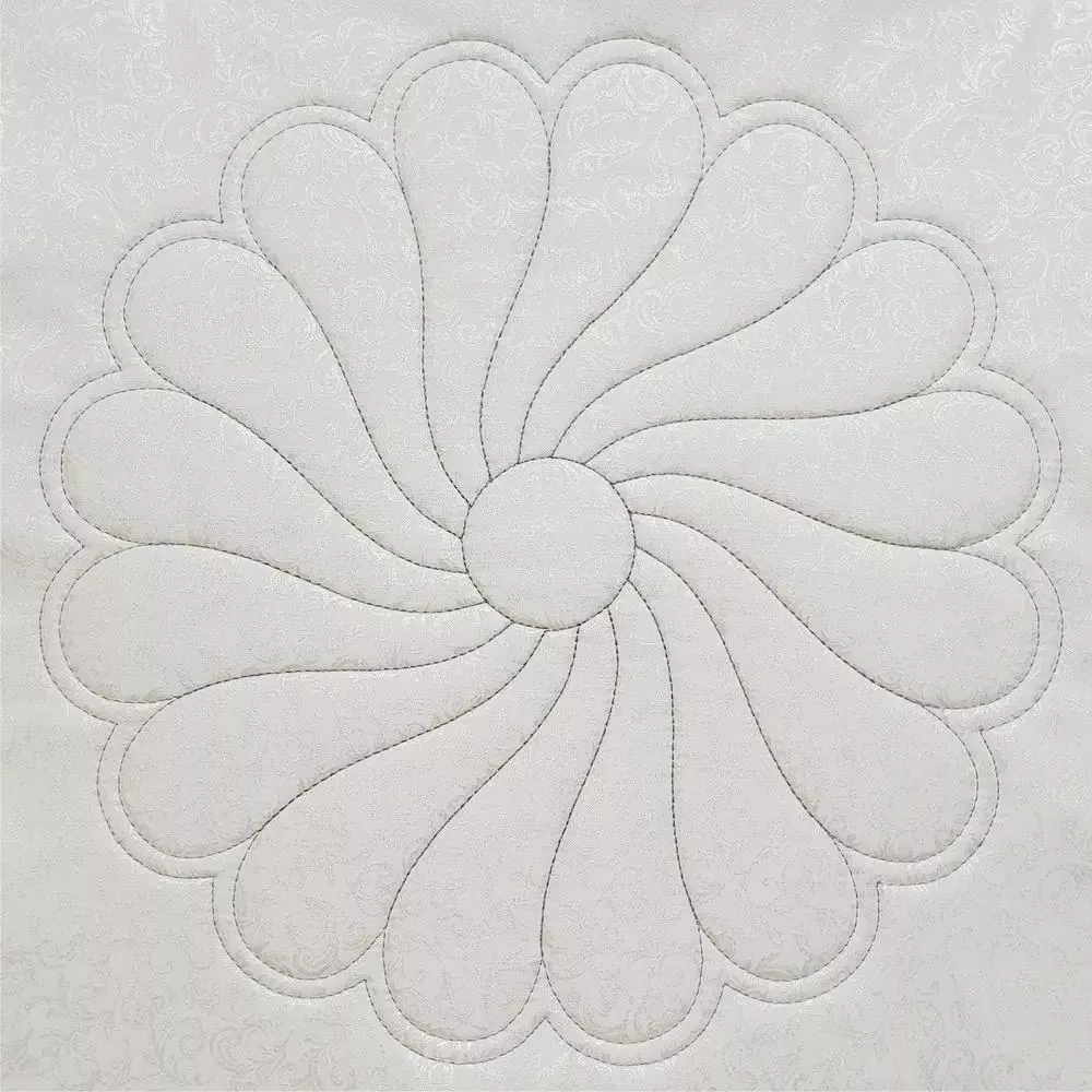 Westalee Design Wreath 16 with Echo Template 9.5in