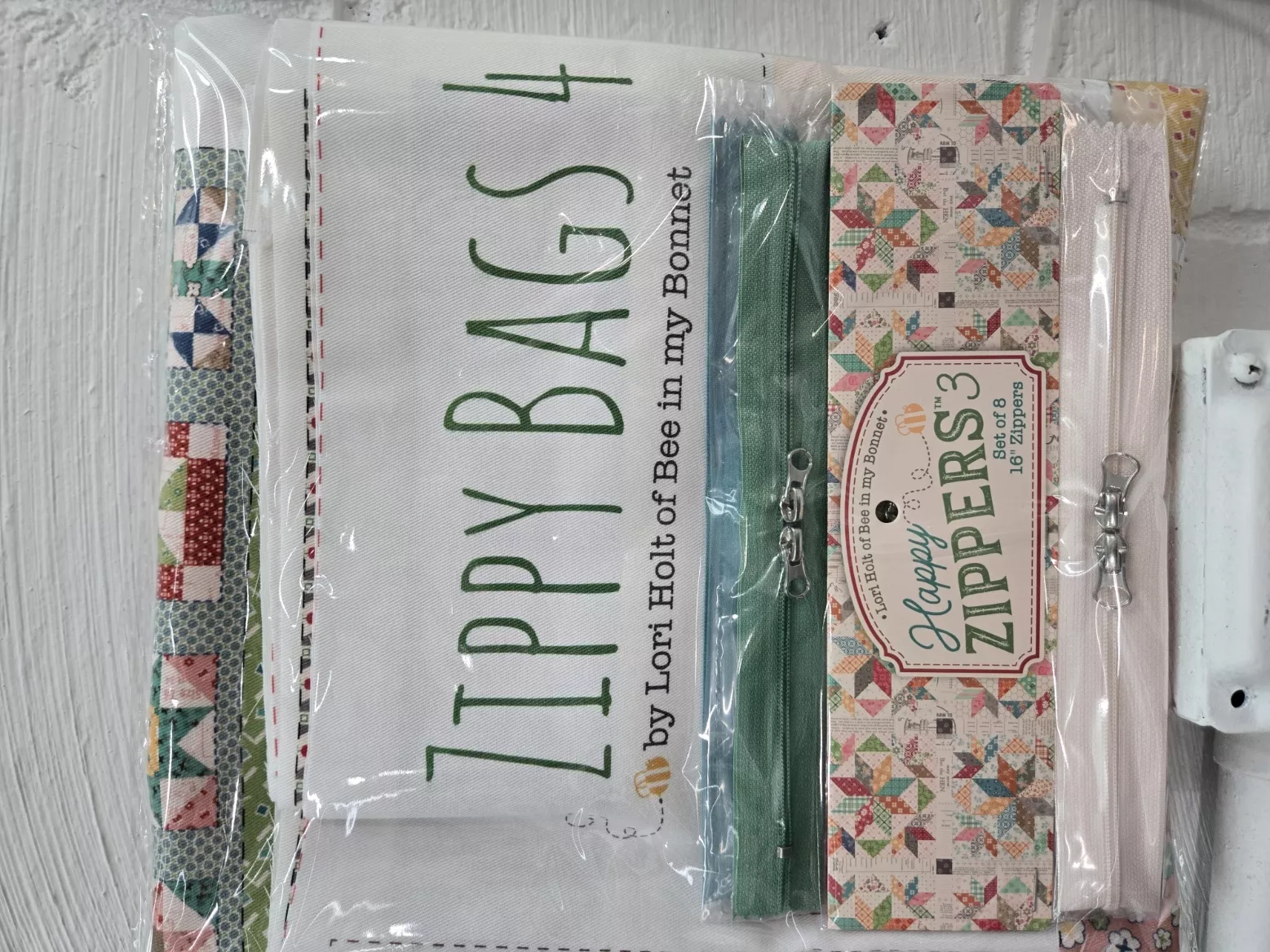 Zippy Bag 4 by Lori Holt with Happy Zippers 3 Bag Kit, 4 Large & 4 Small